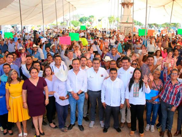 Reafirma Sergio Salomón compromiso con el campo; favorece con sorgo a productores de Acatlán y Huaquechula
