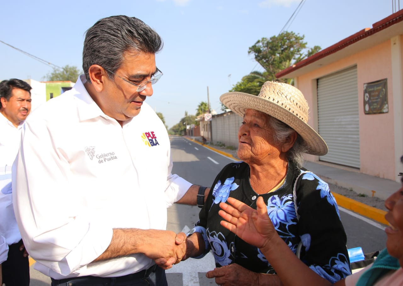Gobierno de Puebla hace equipo con AMLO para garantizar mejores condiciones de vida, reafirma Sergio Salomón