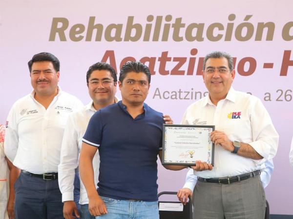 En región de Acatzingo, gobierno de Sergio Salomón mejora conectividad y fortalece infraestructura educativa