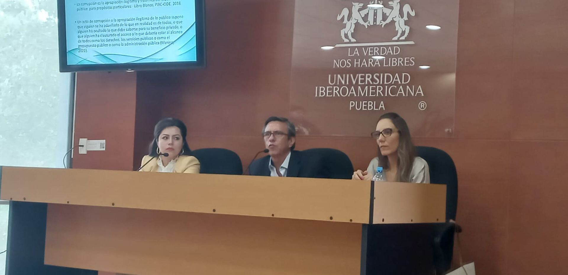 La corrupción no se combate con buena voluntad, la corrupción está cobrando vidas: Guillén Reyes