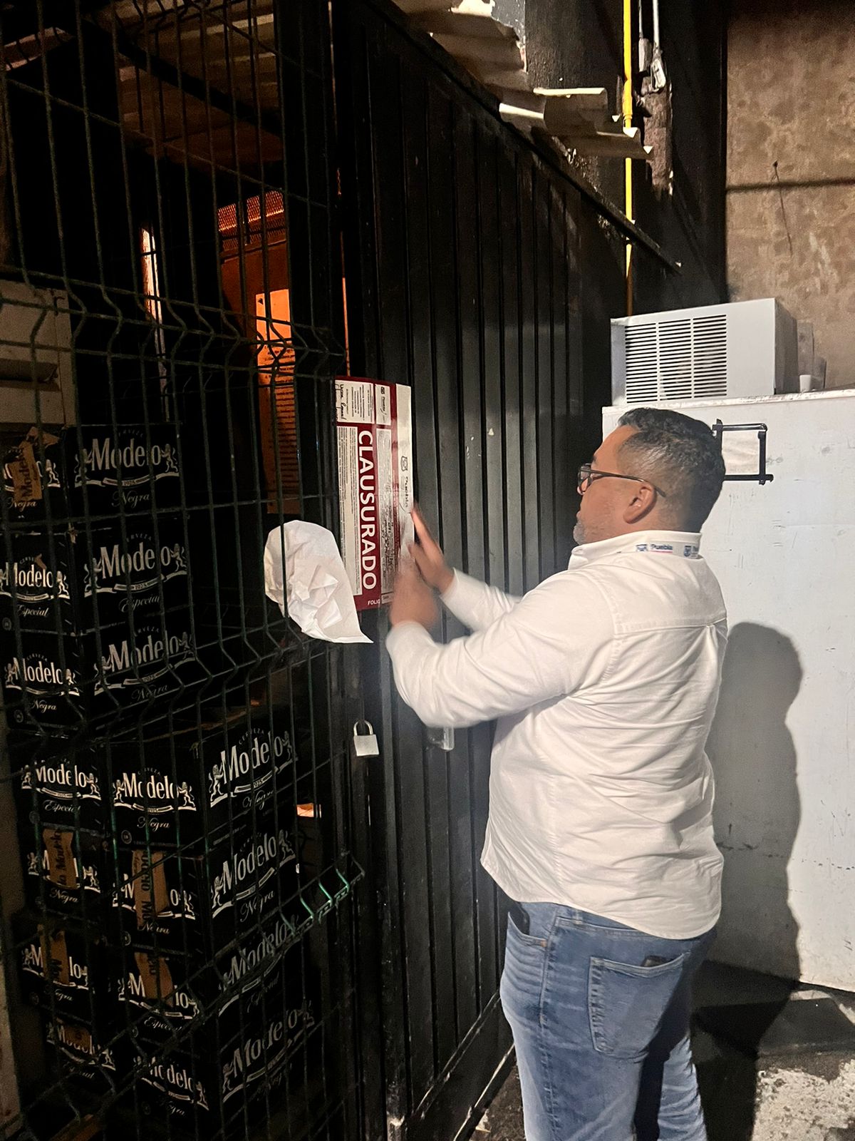 Clausuran 19 negocios por operar de manera irregular en la capital