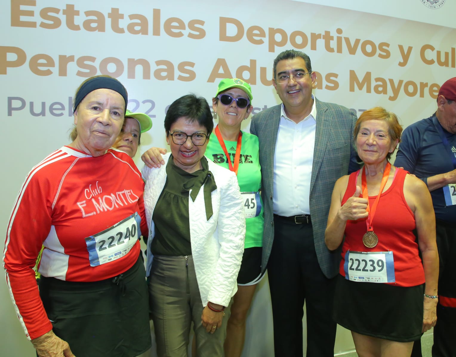 Sergio Salomón presidió la inauguración de los XXVIII Juegos Estatales Deportivos y Culturales de las Personas Adultas Mayores en la Arena BUAP