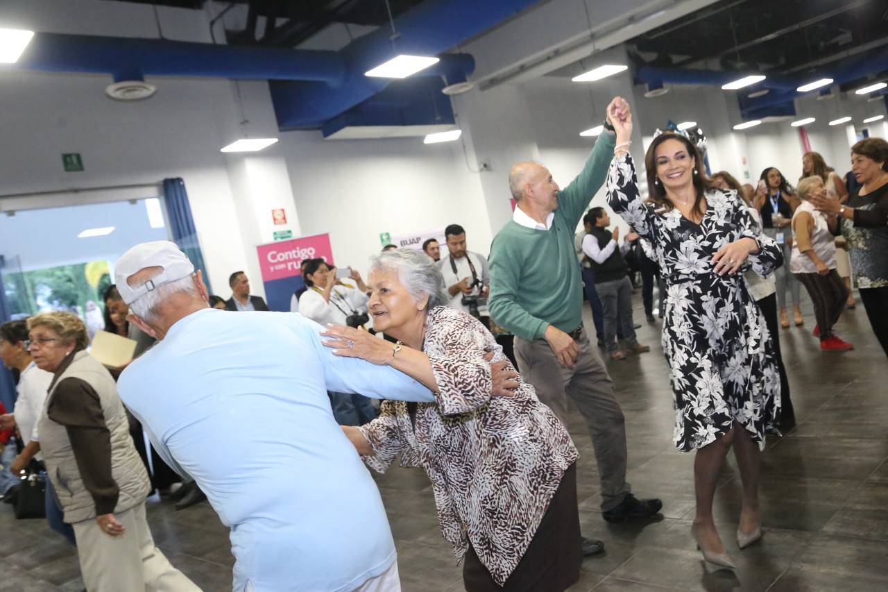 «El Gran Baile» para festejar a abuelitos en su día