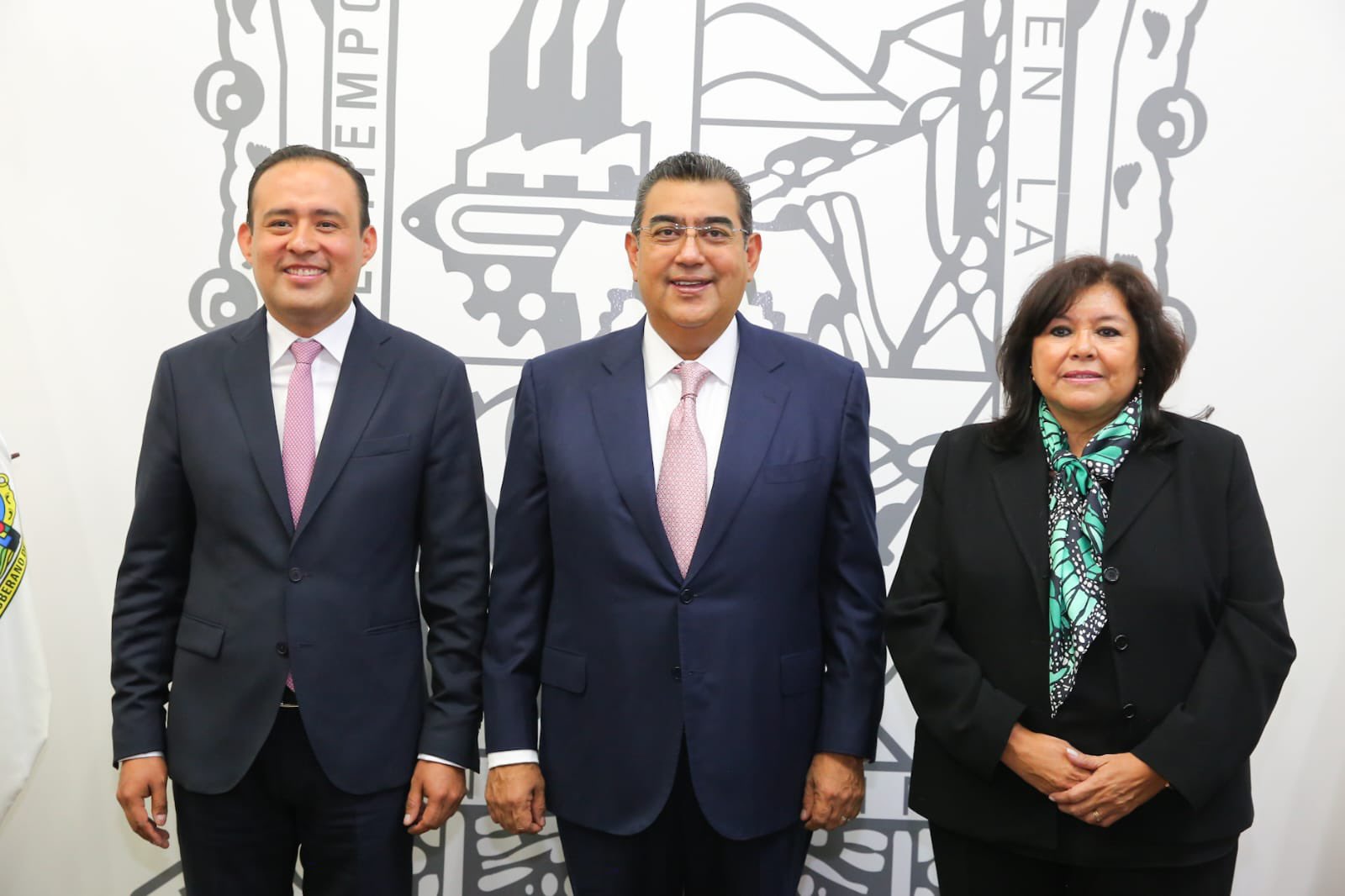 Gobierno de Puebla respeta las leyes, aseguró Salomón Céspedes al acudir al informe de labores de Eduardo Castillo