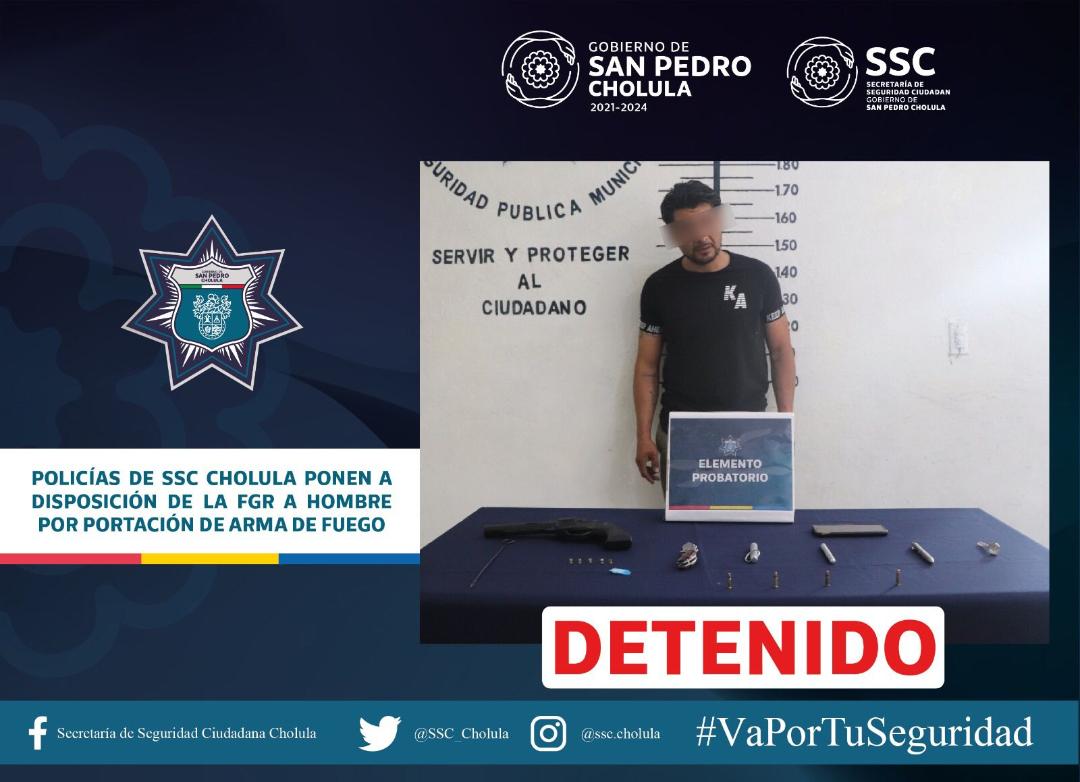 Policías de SSC de San Pedro Cholula ponen a disposición de la FGR a hombre por portación de arma de fuego