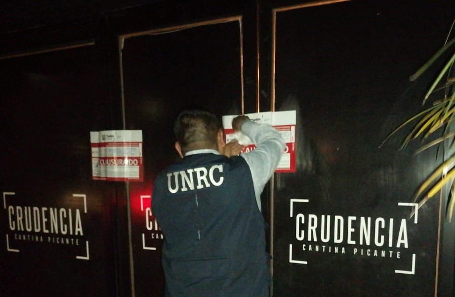 Clausuran 5 negocios con venta irregular de alcohol en la capital