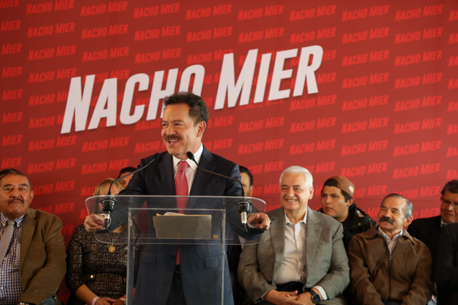 Mier respalda a Salomón Céspedes; las encuestas no facilitan la entrada al proceso de elección de Morena, sostuvo