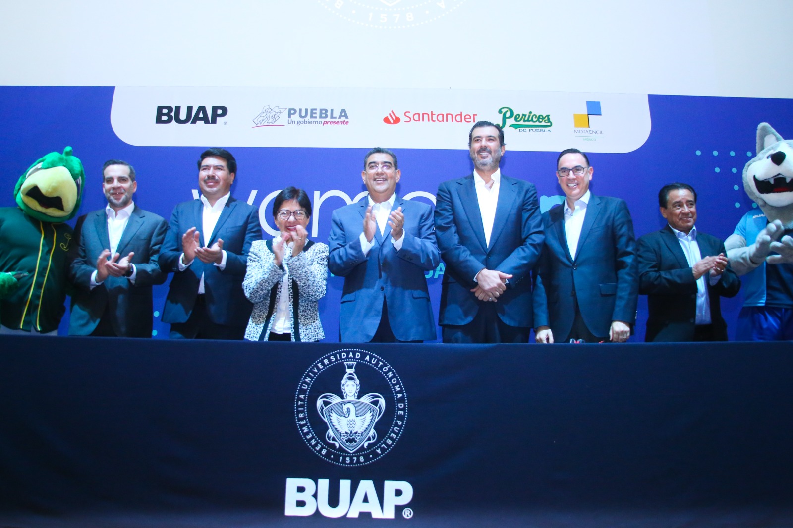 Salomón Céspedes se suma a la BUAP y a empresarios para otorgar 3 mil becas a mujeres