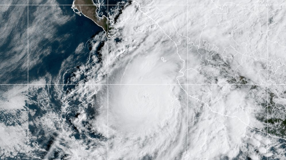 Lidia evoluciona a huracán de categoría 2; provocará lluvias en 11 estados