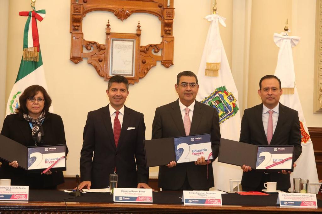 Rinde Eduardo Rivera segundo informe de labores