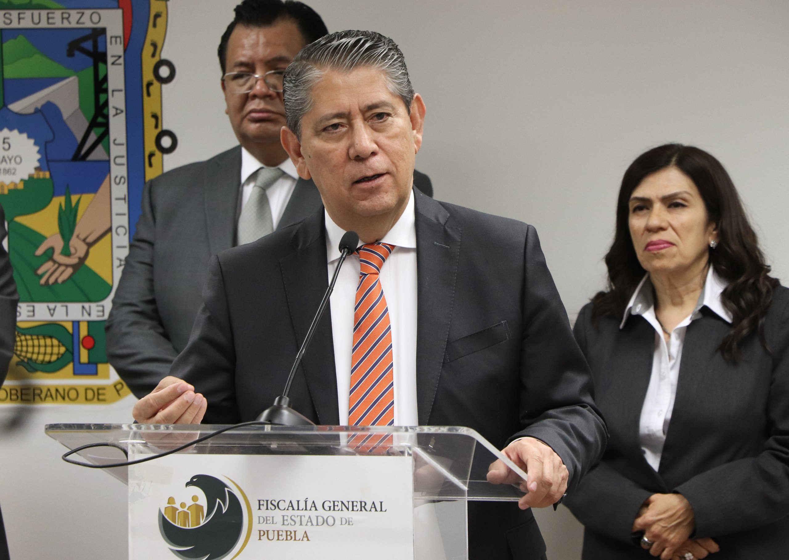 Los restos humanos hallados en terrenos de Amozoc eran de 4 cuerpos: FGE