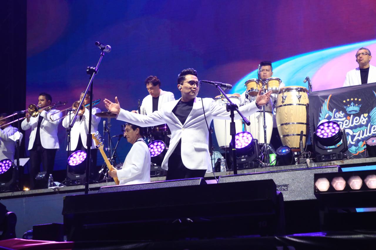 Miles de poblanos disfrutaron el ‘Gran Baile de Calaveras’ a cargo del renombrado grupo Los Ángeles Azules
