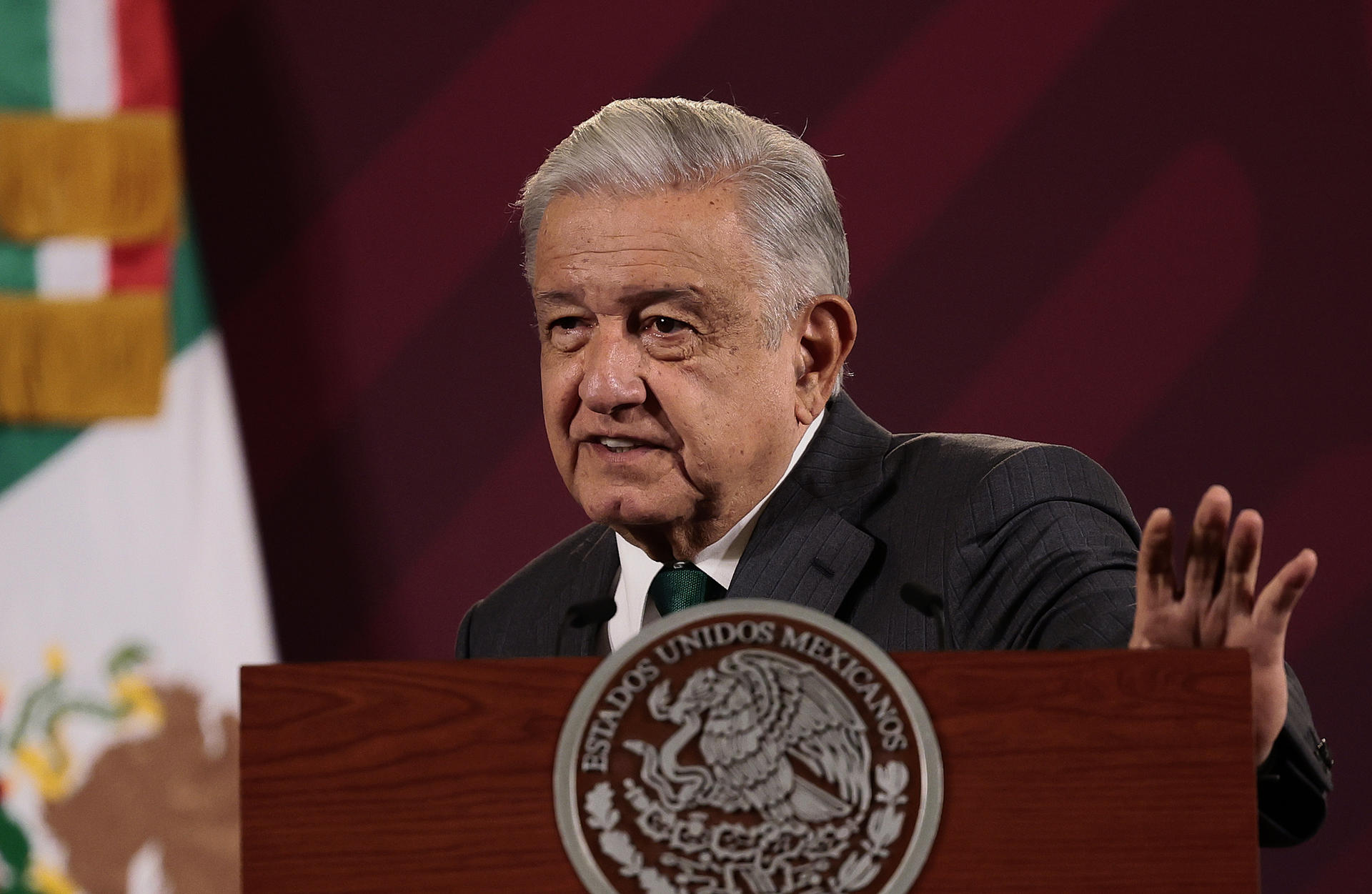 “Estoy contentísimo, se hizo sin dar ‘moches’”: AMLO celebra aprobación del Presupuesto 2024