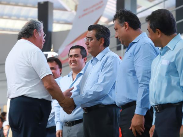Palabra empeñada por AMLO con magisterio, respaldada en Puebla, garantiza Sergio Salomón