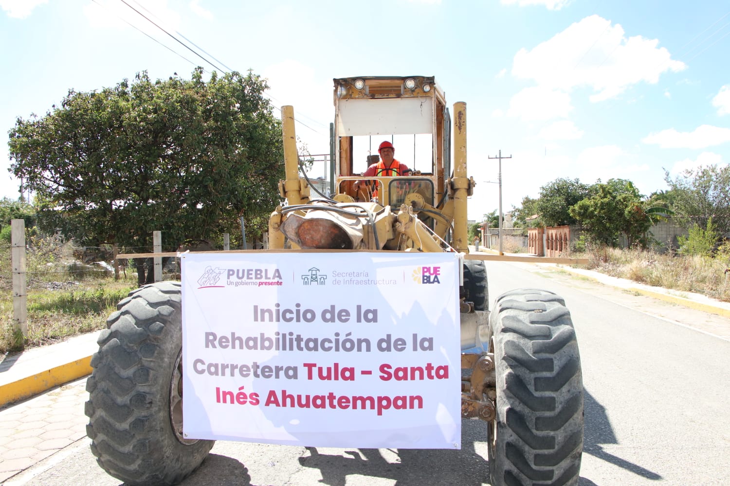 Arranca Sergio Salomón rehabilitación de la carretera Tula- Santa Inés Ahuatempan