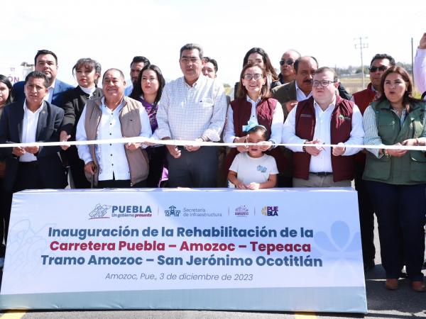 El gobernador Sergio Salomón inaugura la rehabilitación de la carretera Puebla-Amozoc-Perote