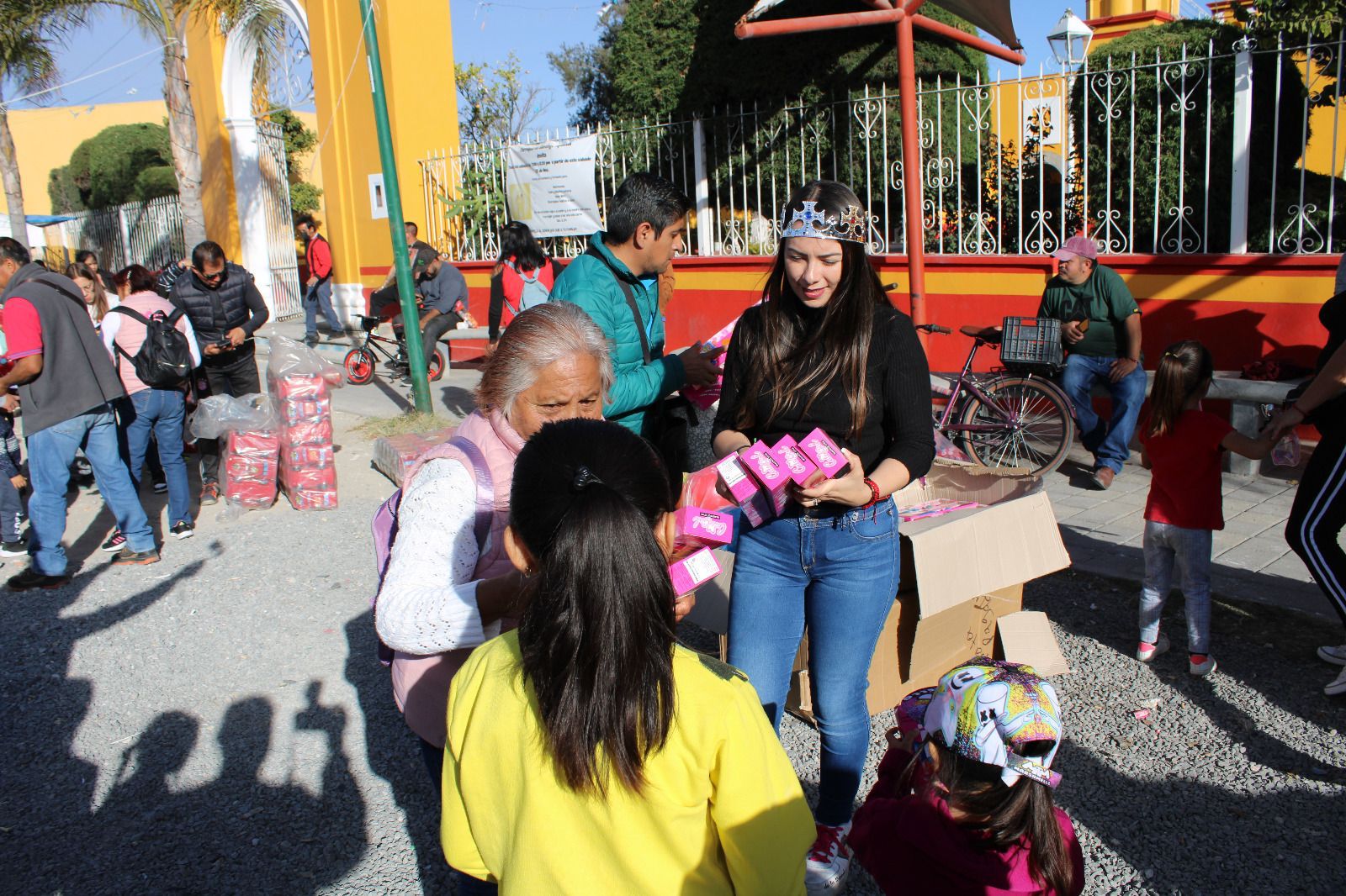 Los Reyes Magos entregaron juguetes en 13 juntas auxiliares de San Pedro Cholula