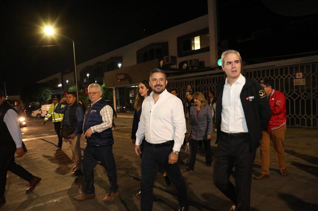 Para evitar actos delictivos el Ayuntamiento de Puebla coloca iluminación en zonas escolares