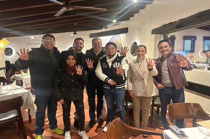 Aspirantes morenistas a la capital poblana declinan a favor de Pepe Chedraui