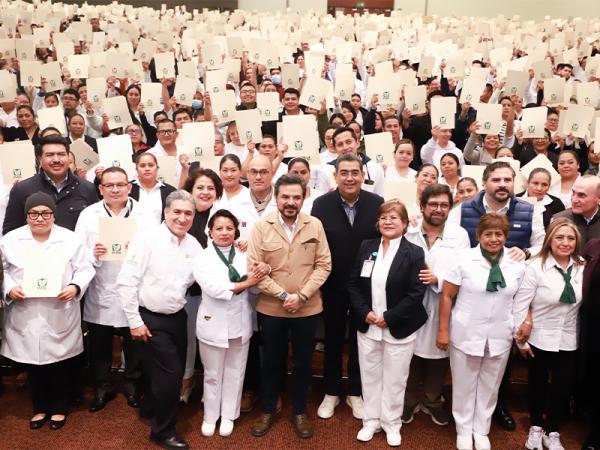 Sergio Salomón y Zoé Robledo presiden la basificación de personal de la salud adherido al IMSS-Bienestar