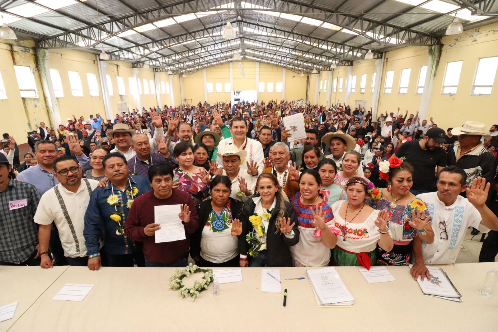 Alto al saqueo y la corrupción en los pueblos indígenas: Armenta