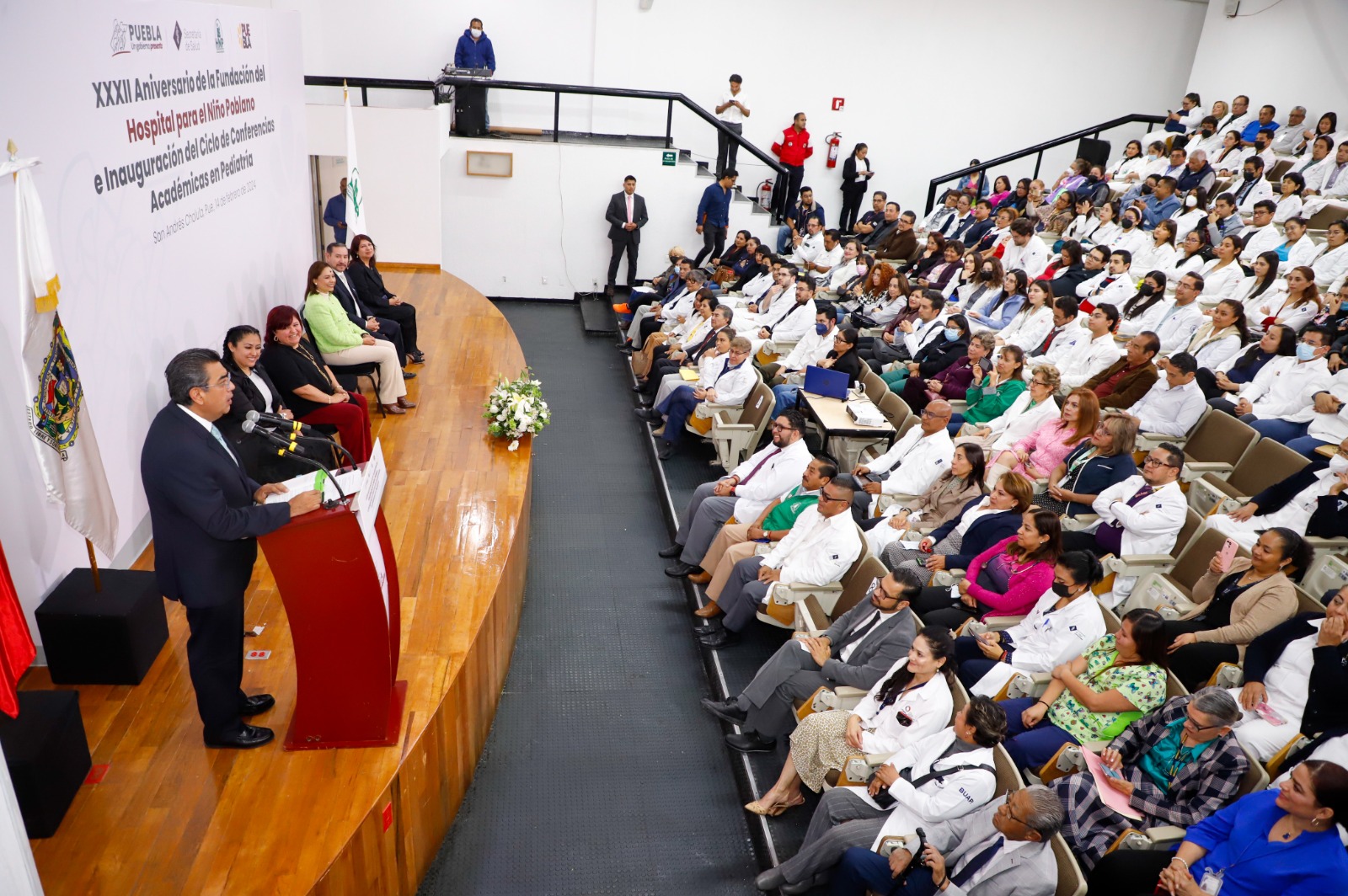 Al presidir el XXXII Aniversario de la Fundación del HNP, Salomón Céspedes aseguró que en Puebla se garantiza el acceso a la salud