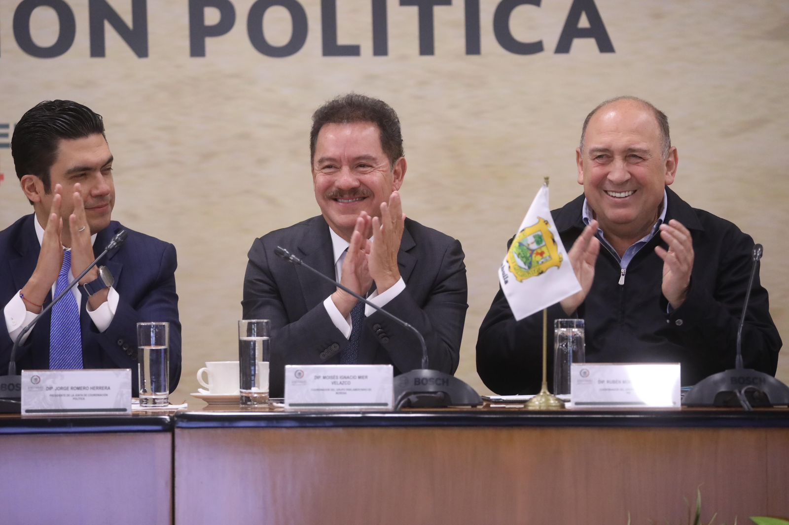 Reformas enviadas por el Ejecutivo se discutirán más allá de los espacios del Congreso: Ignacio Mier