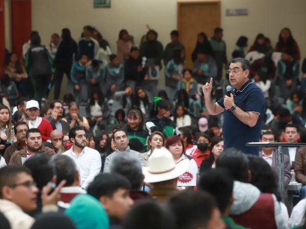 En Tehuacán, Sergio Salomón inicia campaña de prevención “Hagamos equipo, si te drogas te dañas”