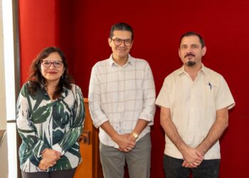 Académicos IBERO Puebla exploran la economía social desde las relaciones internacionales