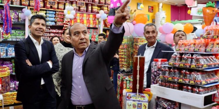 Vinculación binacional piden migrantes a Eduardo Rivera