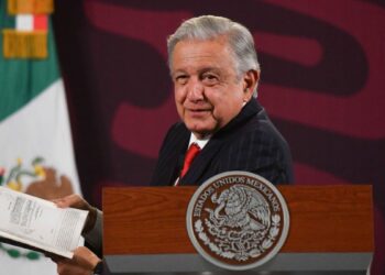 INE ordena a AMLO bajar entrevista con periodista rusa