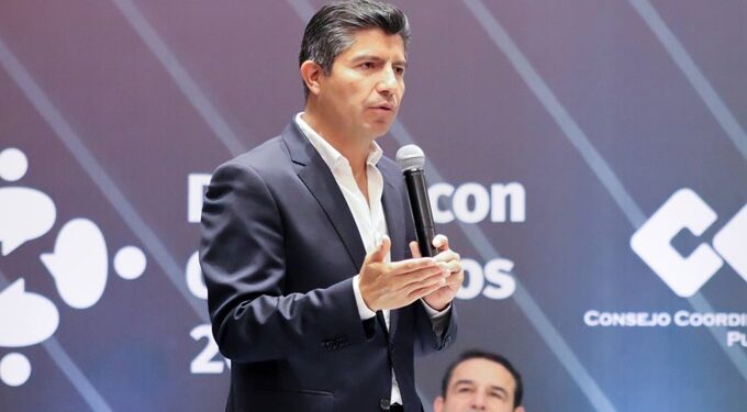 “Yo no los voy a desconocer” dice Lalo Rivera a empresarios al cierre del diálogo con candidatos del CCE