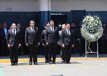 Autoridades realizan homenaje a policías que perdieron la vida en cumplimiento de su deber