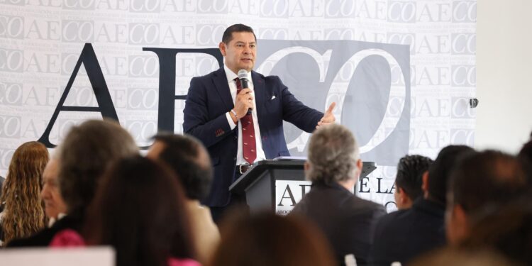 Transparencia en la obra pública, compromiso de Armenta