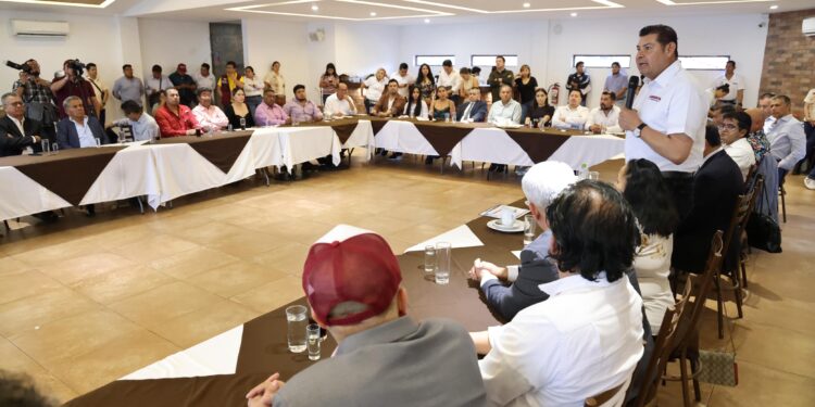 Líderes migrantes de Puebla cierran filas con Armenta