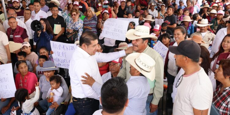 Agua potable y obra comunitaria para las juntas auxiliares de Puebla: Armenta