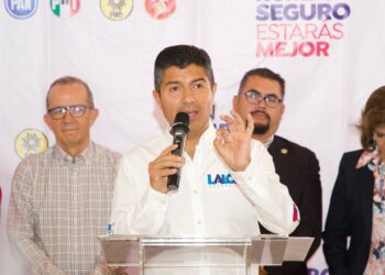 Lalo Rivera presenta su declaración 5 de 5 por una Puebla transparente