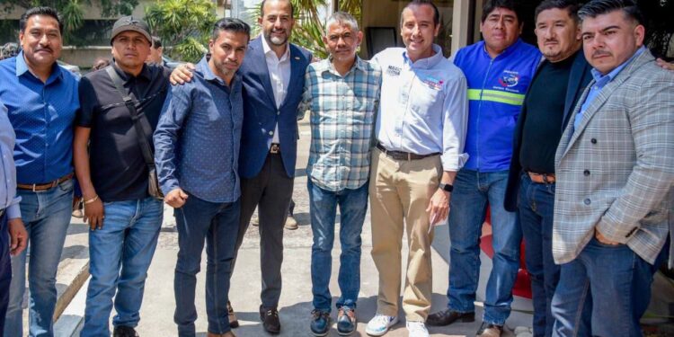 Se compromete Mario Riestra a que empresas poblanas realicen obras en la capital