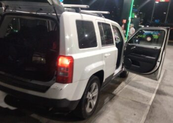 Tres hombres y una mujer fueron los implicados en el intento de atentado de Eduardo Rivera; agredieron a tres vecinas y dos de ellos fueron arrestados