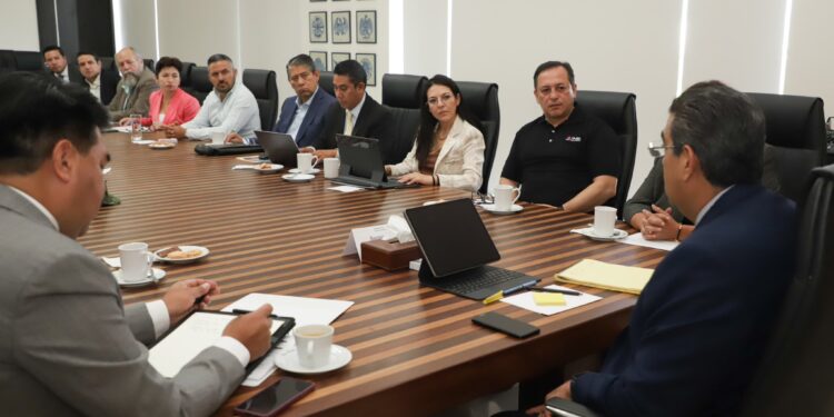 Salomón Céspedes se reúne con autoridades electorales para garantizar una jornada democrática en paz este 2 de junio