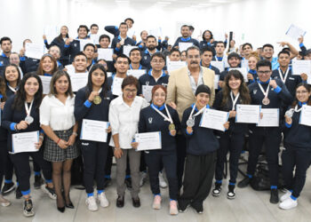 Entrega Rectora Lilia Cedillo estímulos a estudiantes que compitieron en la Universiada Nacional 2024