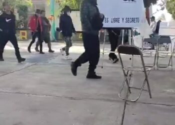 Encapuchados roban urnas en Tlapanalá; hay una mujer muerta y dos detenidos