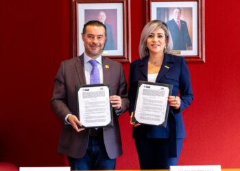 IBERO Puebla se vincula con la CFE en firma de convenio