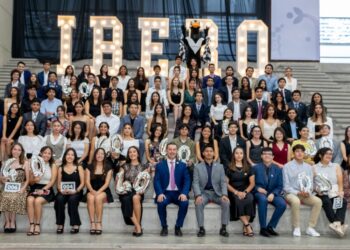 ¡Bienvenidos a la IBERO Puebla!: estudiantes de preparatoria reciben apoyos académicos