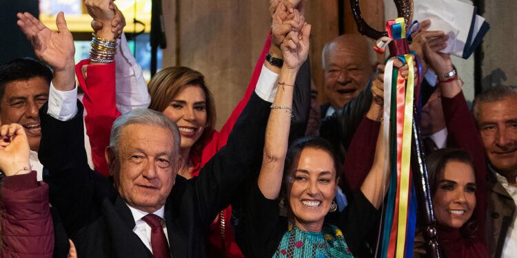 “Estoy muy contento y orgulloso de la actitud de nuestro pueblo”: López Obrador festeja triunfo de Sheinbaum