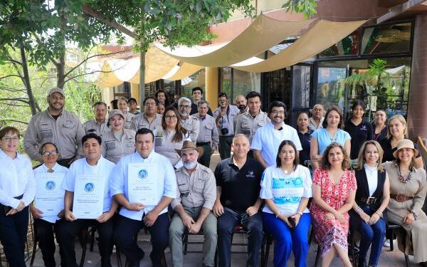 Entrega gobierno estatal Distintivos “H” a restaurantes de Africam Safari