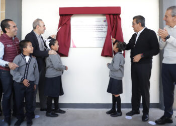 Sin distingo, gobierno de Puebla fortalece al sector educativo: Sergio Salomón