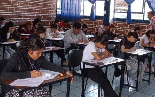 Presentan examen más de 4 mil egresados de bachillerato en escuelas normales: SEP