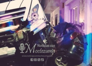Chofer de personal embiste una camioneta y mueren 6 personas en Coronango