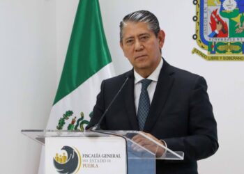 FGE detiene en la TAPO al alcalde de Zapotitlán de Méndez, Emiliano Vázquez